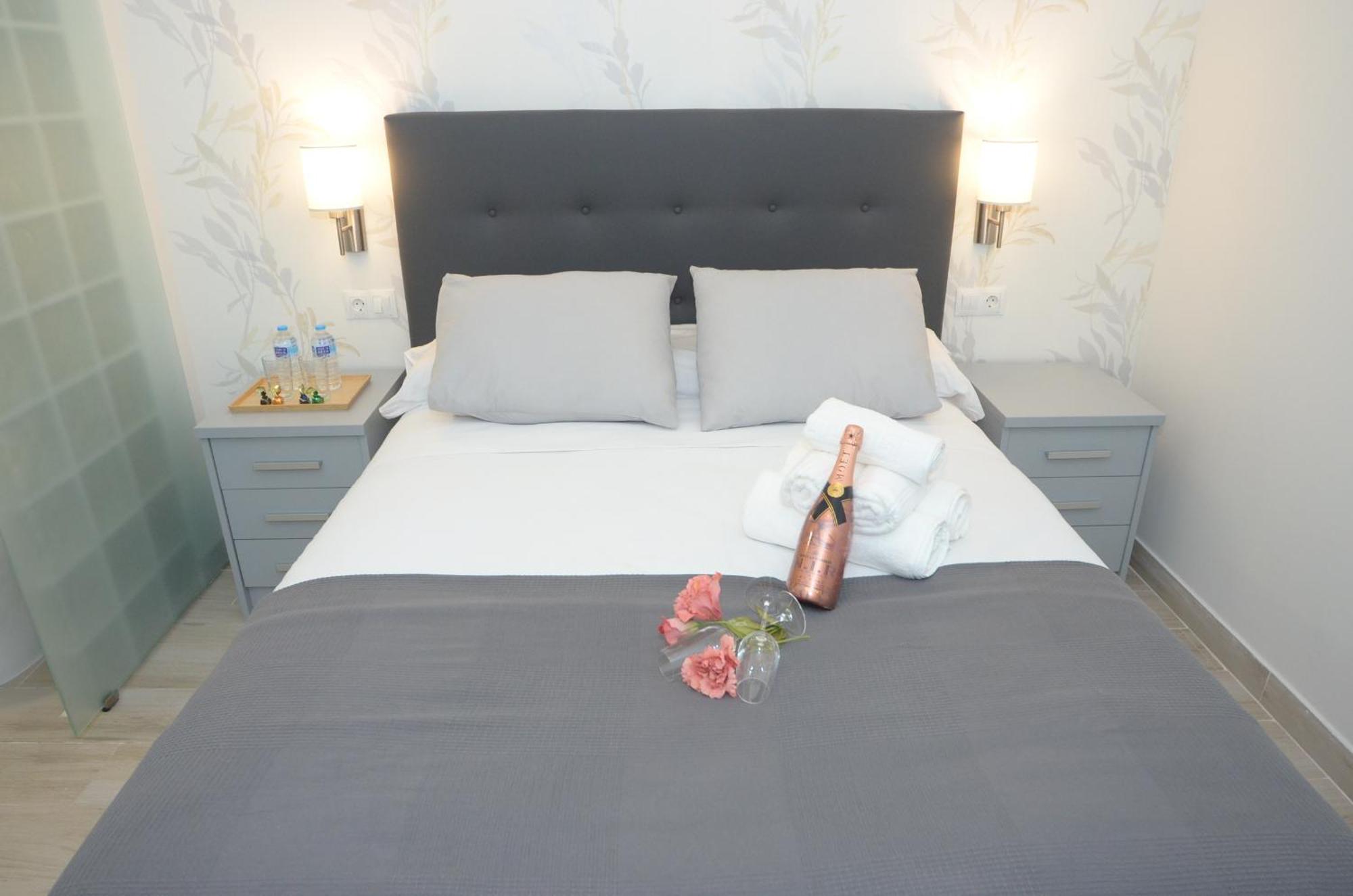 Alojamiento Beethoven Luxury มาลากา ภายนอก รูปภาพ