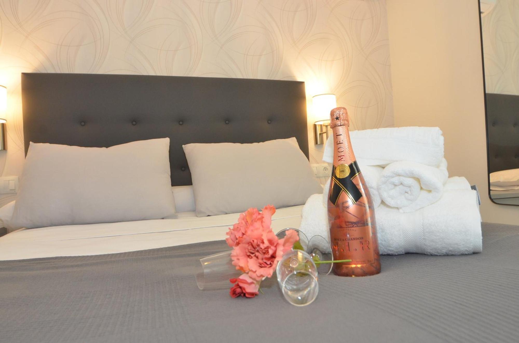 Alojamiento Beethoven Luxury มาลากา ภายนอก รูปภาพ
